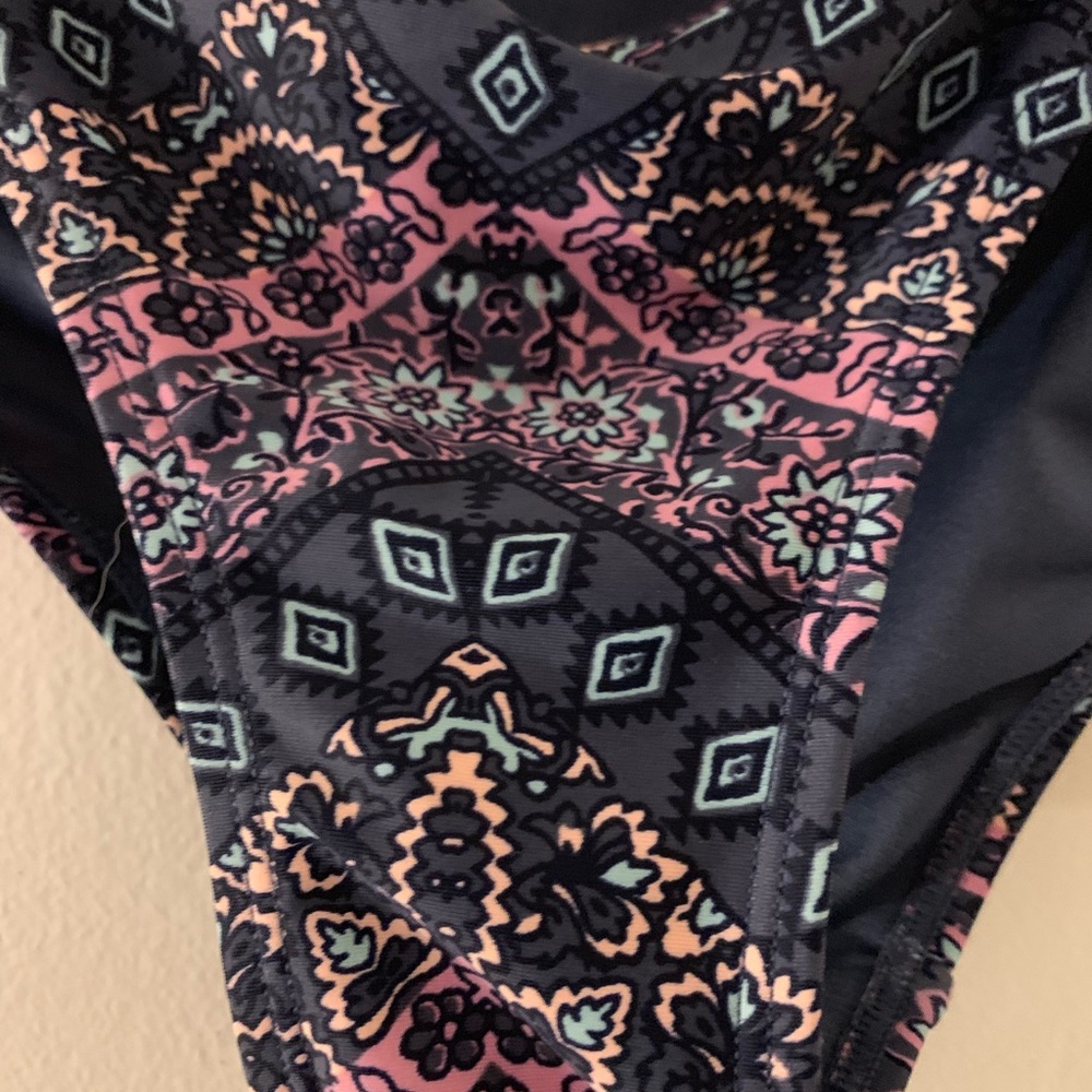 Bathing suit - Picture 4 of 5